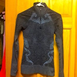 Athleta half zip top in blue size M.